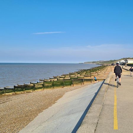 Vitamin Sea Residency Herne Bay Exterior foto